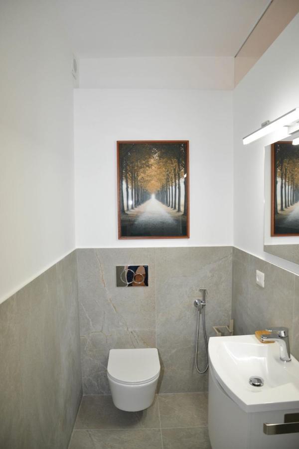 Fidia Palace Claudia'S Apartment Colosseo Рим Экстерьер фото